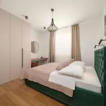 Vakantiehuis Stunning In With Sauna Zaboric