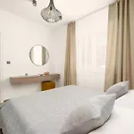 Vakantiehuis Stunning In With Sauna *