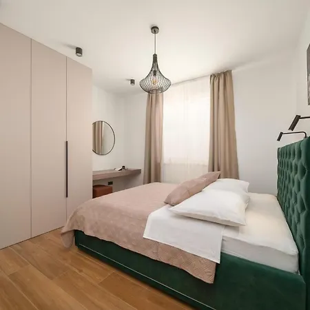 Vakantiehuis Stunning In With Sauna Zaboric