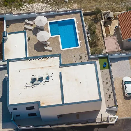 Vakantiehuis Stunning In With Sauna *