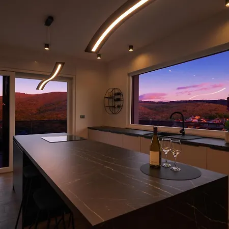 Holiday home Stunning In With House Sea View Zaboric