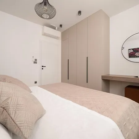 Stunning In With House Sea View *