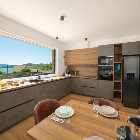 Stunning In With House Sea View Holiday home