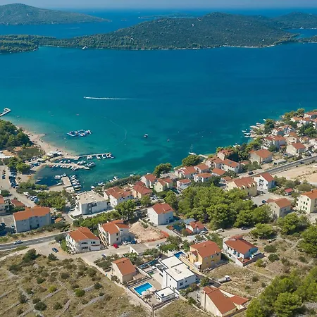 Stunning In With House Sea View *