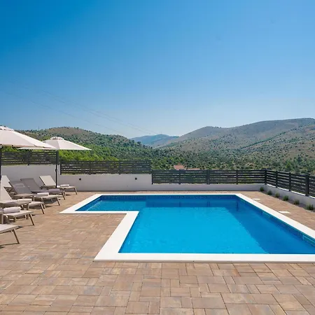 Stunning In With House Sea View