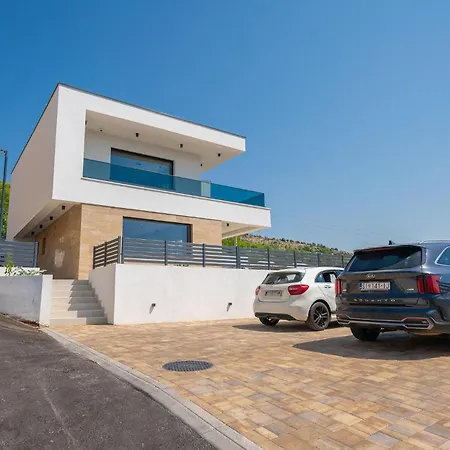 Vakantiehuis Stunning In With Sauna Zaboric